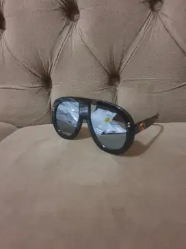 Like new .authentic kacamata wanita .sunglasses gucci