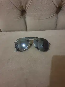 Like new .authentic kacamata .sunglasses gucci