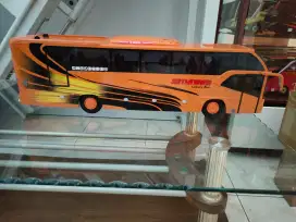 Miniatur bus PO setiawan