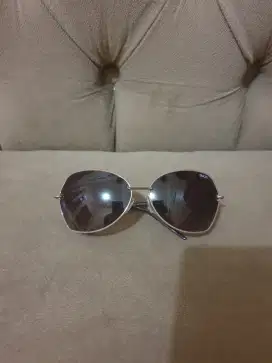 Like new .authentic kacamata wanita .sunglasses gucci