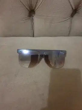 Like new .authentic kacamata .sunglasses gucci