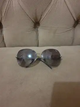 Like new .authentic kacamata wanita .sunglasses gucci