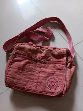 Tas selempang kipling