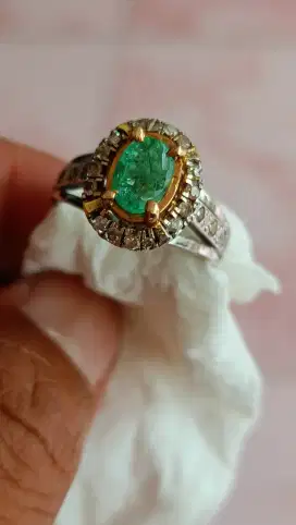 Cincin cewek zamrud