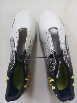 sepatu bola specs ank no 36