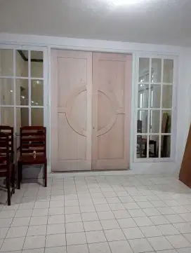 Kusen, pintu murah