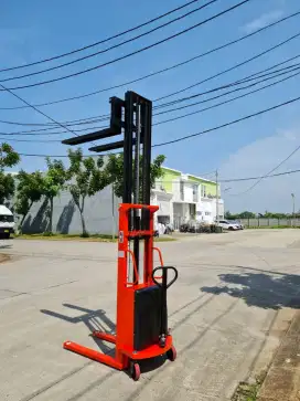 elektrik stacker  4 m