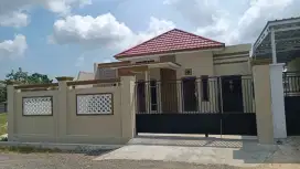 Jual rumah mewah  dengan isinya