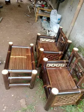 MenjuaL kursi bambu