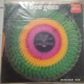 PIRINGAN HITAM VINYL.. Bee Gees Rare, Precious & Beautiful