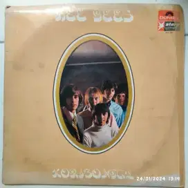 PIRINGAN HITAM VINYL.. Bee Gees Horizontal