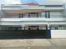 Dijual rumah 2 Lantai Cocok untuk kantor dan tempat tinggal