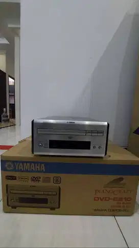 DVD E810 Yamaha