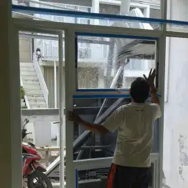 Jasa pasang stiker jendela rumah/kantor
