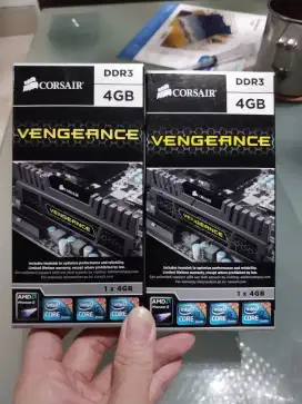 RAM CORSAIR VENGEANCE DDR3 2X4GB