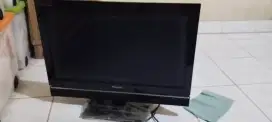 TV LCD Toshiba 24 inch (minus polarized)