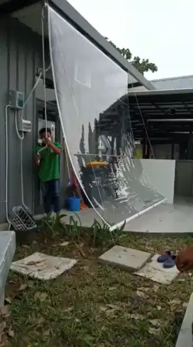Tirai plastik bening