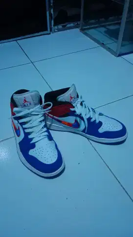 AIR JORDAN MIDLE SIZE 37,5(23, 5CM)