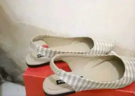 Dijual sepatu sandal wanita baru murah