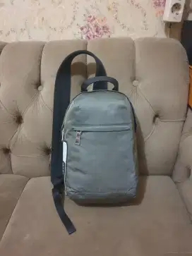 Mulus .authentic tas selempang .body bag prada limitet