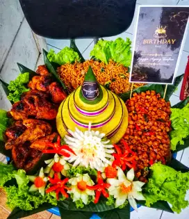 Tumpeng besar uk 5 porsi