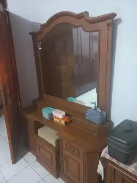 Meja Rias Classic