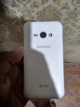 Samsung j1 Ace matot