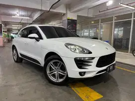 Porsche Macan 2.0 2014 Putih