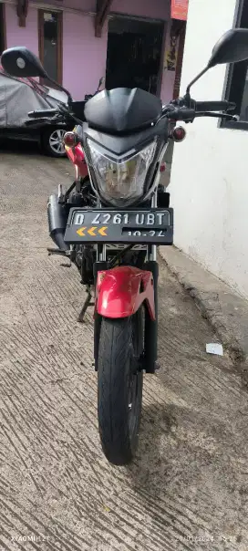 Cb 150r 2014 low KM real