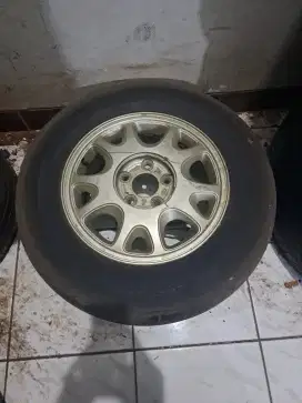 Velg dan ban r15 kia carnival