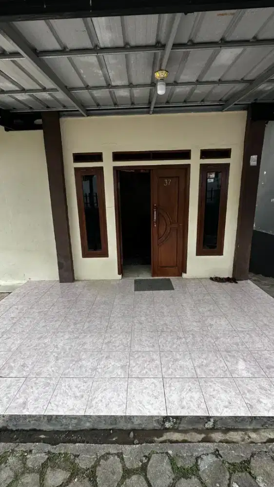 Rumah asri komplek aparat