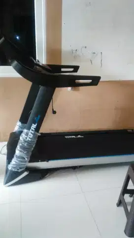 Alat fitnes treadmill elektrik TL 199 hitam