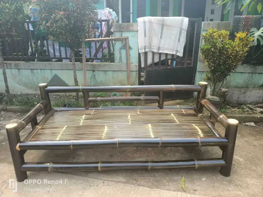 Kursi dan bake bambu hitam