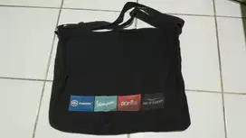 Tas Vespa Piaggio Group