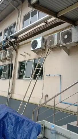 Servis AC,cctv,kulkas,mesin cuci alat alat elektronik