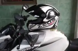 Helm Zeus GP 811