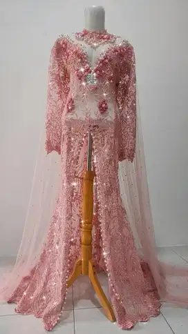 Kebaya pengantin warna pink