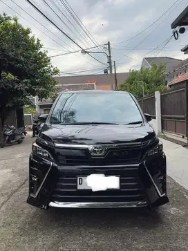 Toyota VOXY 2018 Antik
