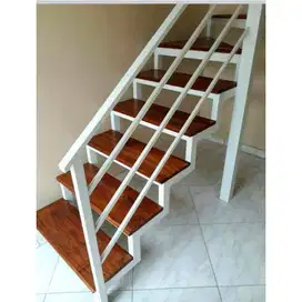 tangga rebah pinjakan kayu
