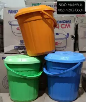 Timba Plastik Tutup Berkatan Garis Belimbing