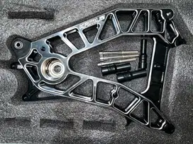 Kamui Swing Arm CNC Black Bracket 2P Pitch 84mm Caliper Yamaha Xmax