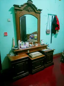 Meja Rias & Kursi Jati
