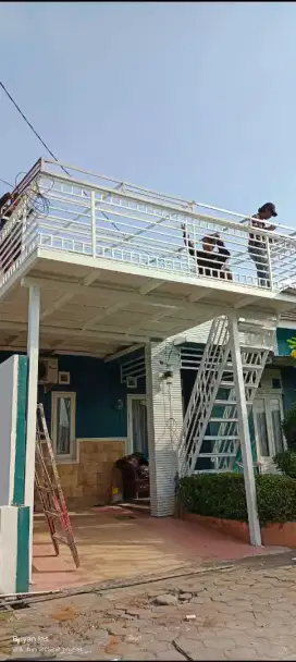 Mezzanine dak balkon tanpa membongkar