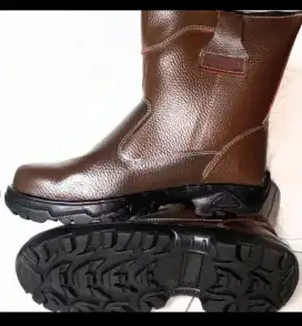 Sepatu proyek safety boot kulit asli