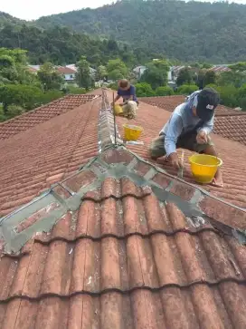 Ahli atap bocor renovasi rumah pengecatan plafon PVC dll