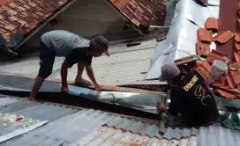 Ahli atap bocor renovasi rumah pelafon PVC dll