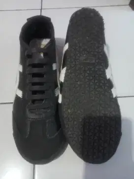 Asics onitsuka hitam Lis putih