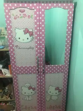 Lemari pakaian gambar hello kitty