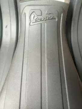 Vespa GTS 150 floor mate ori + rak belakang ori