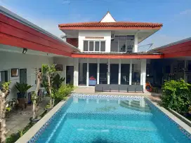 Villa serasa rumah tinggal